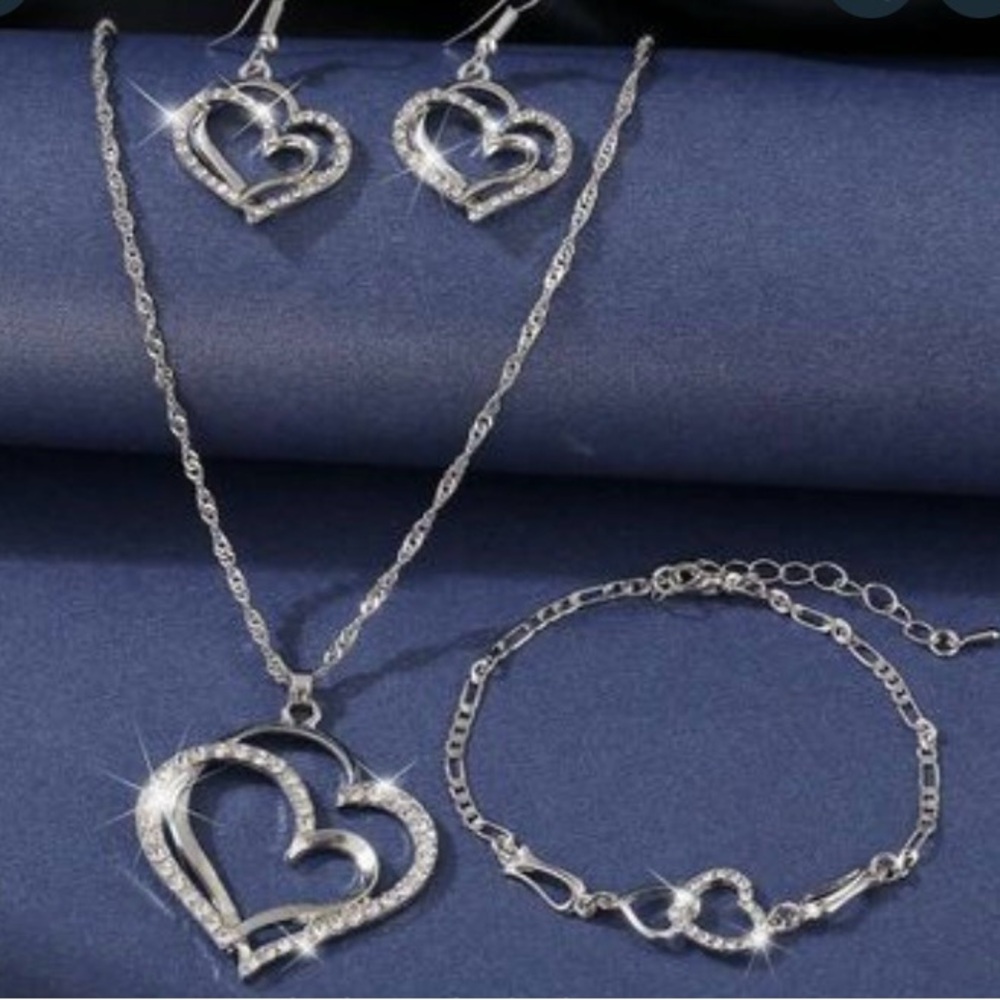 Elegant Silver Heart Jewelry Set